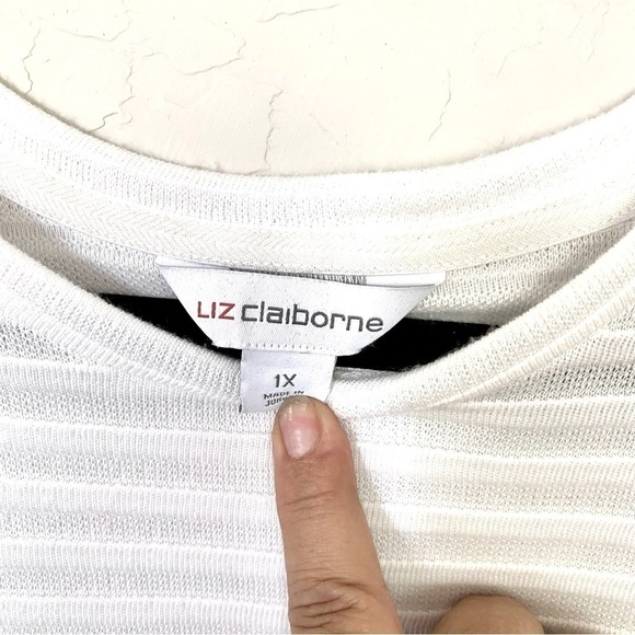 Liz Claiborne Off-white Sweater w/ Jewel Buttons on Shoulder Size 1X - Picture 7 of 9